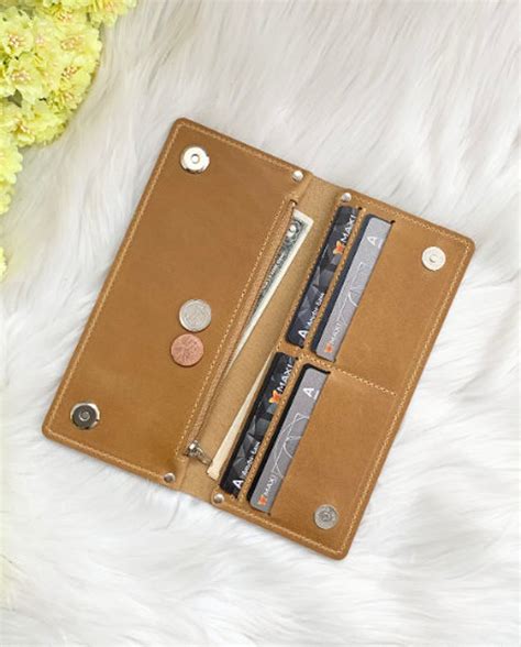 Women's Designer Leather Wallets in Bifold & Trifold 